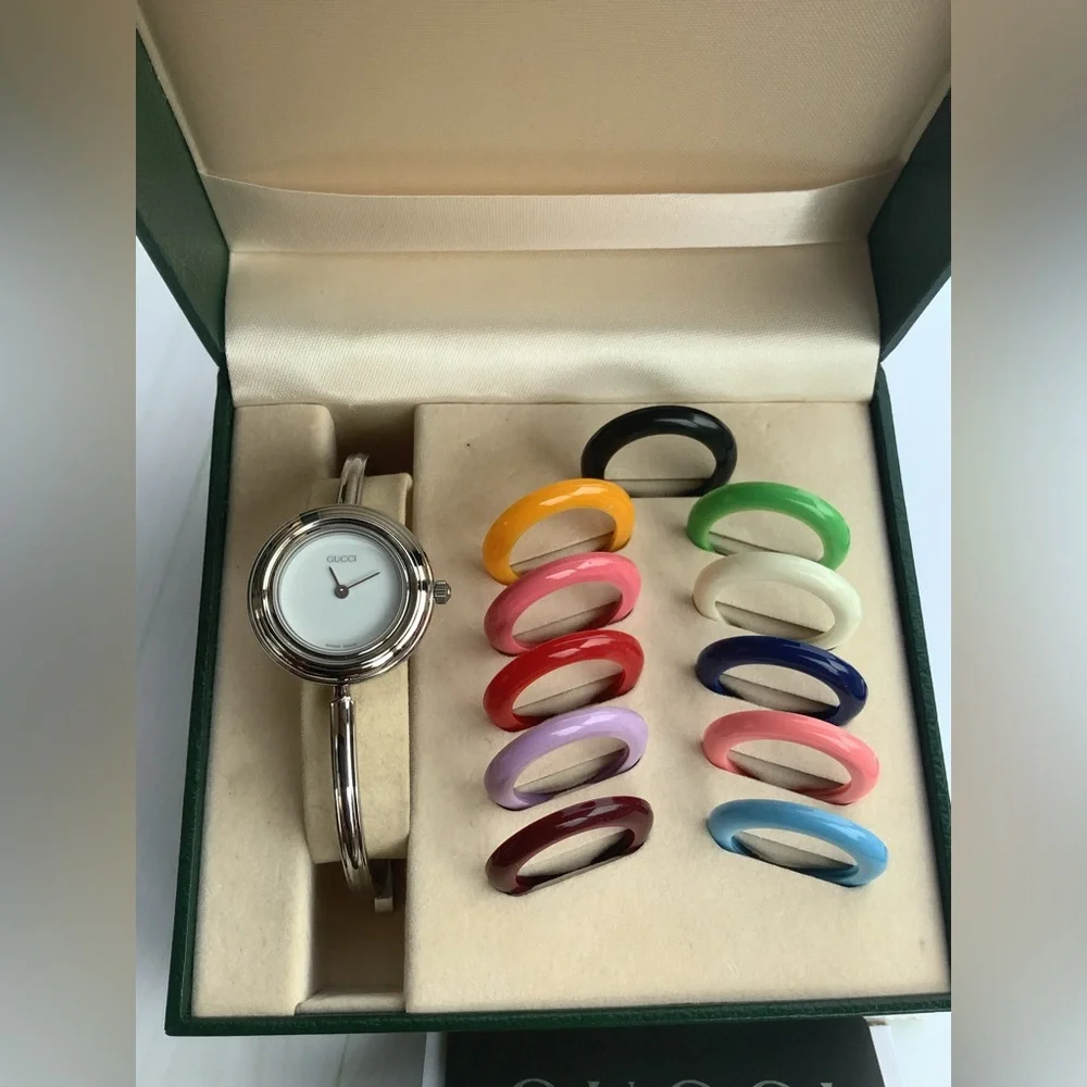 Gucci Silver Bangle Watch with Multicolor Interchangeable Bezels 💛🤍❤️